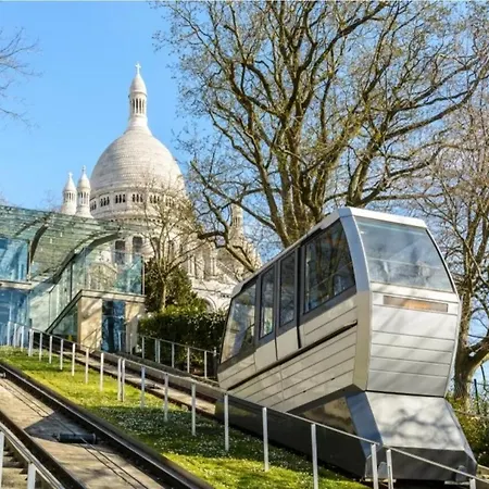 Au Pied De Montmartre Dans Avec Gardien Et De Surveillance Apartment